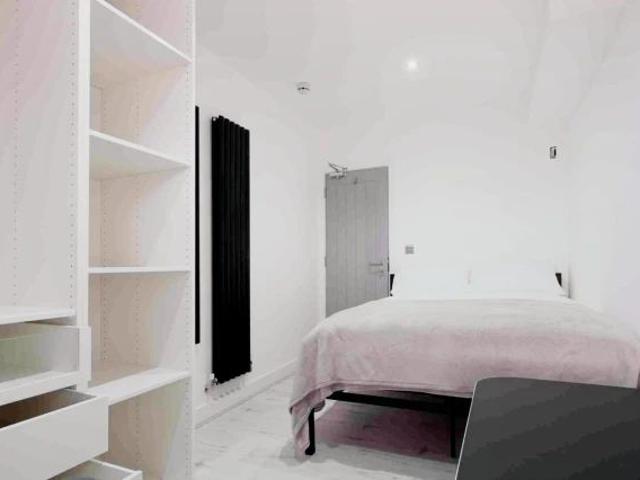 6 Beds 5 Baths