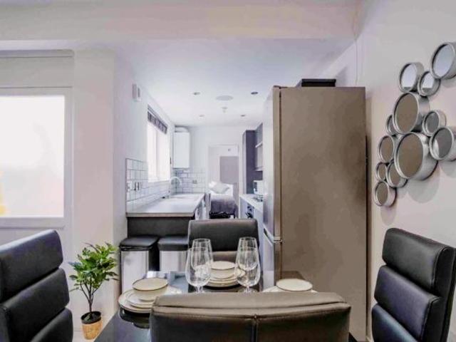 6 Beds 5 Baths