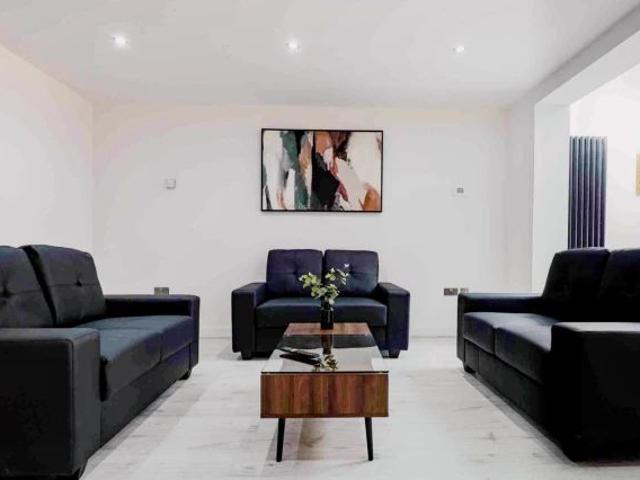 6 Beds 5 Baths