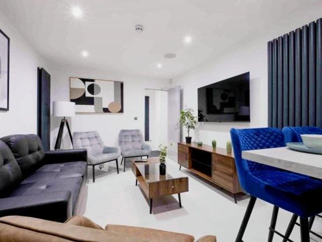 6 Beds 5 Baths