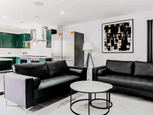 6 Beds 5 Baths