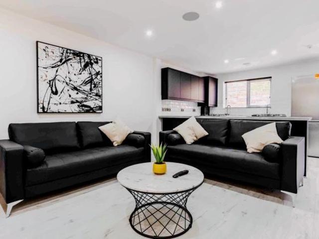 6 Beds 5 Baths
