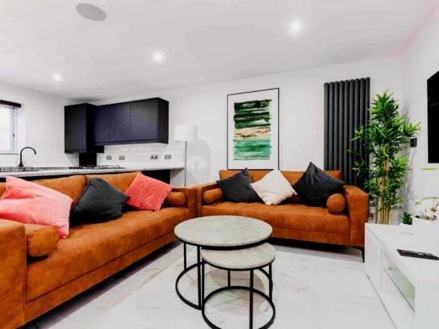 6 Beds 5 Baths