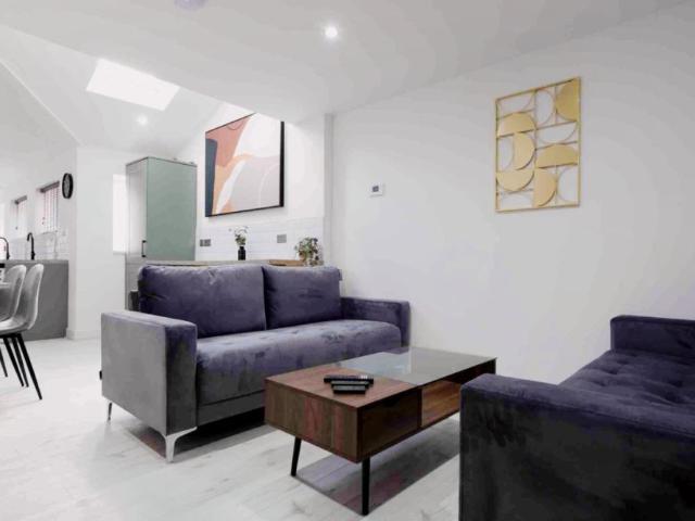 6 Beds 6 Baths