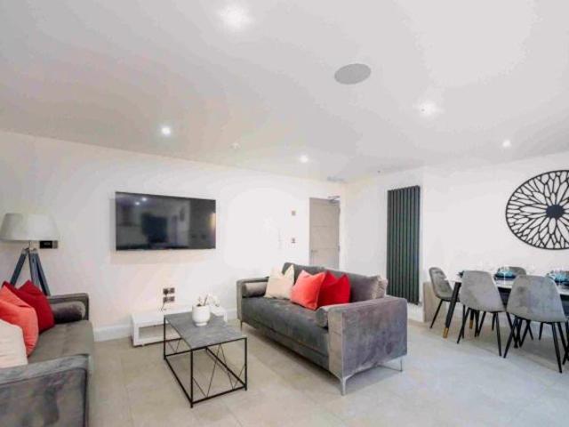 6 Beds 6 Baths