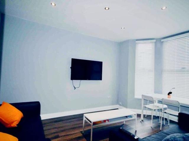 6 Beds 6 Baths