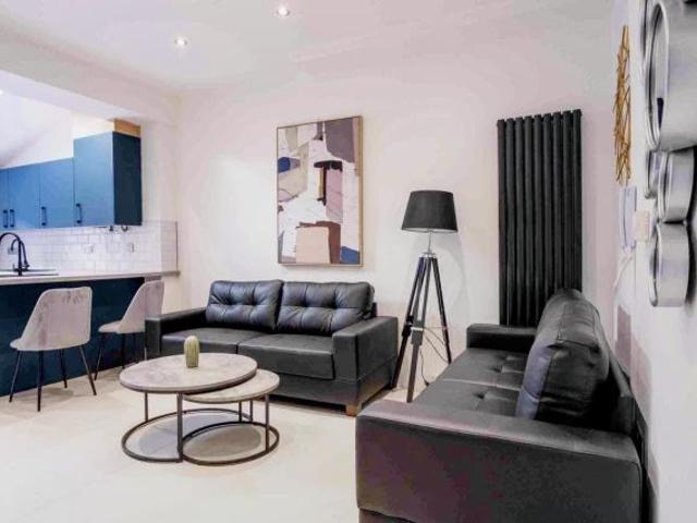6 Beds 6 Baths