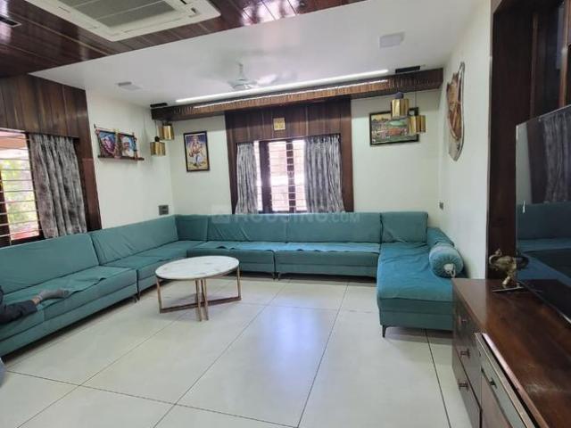 6 BHK Villa in Thaltej for resale Ahmedabad. The reference number is 21062929