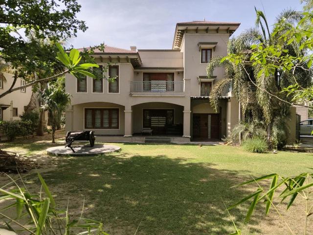 6 BHK Villa in Vaishno Devi Circle for rent Ahmedabad. The reference number is 19748236