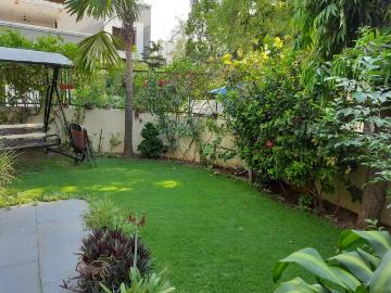 6 BHK Villa in Ambawadi for resale Ahmedabad. The reference number is 19859174