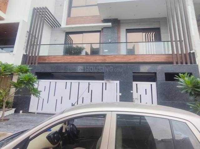 6 BHK Villa in Gomti Nagar for rent Lucknow. The reference number is 20809239