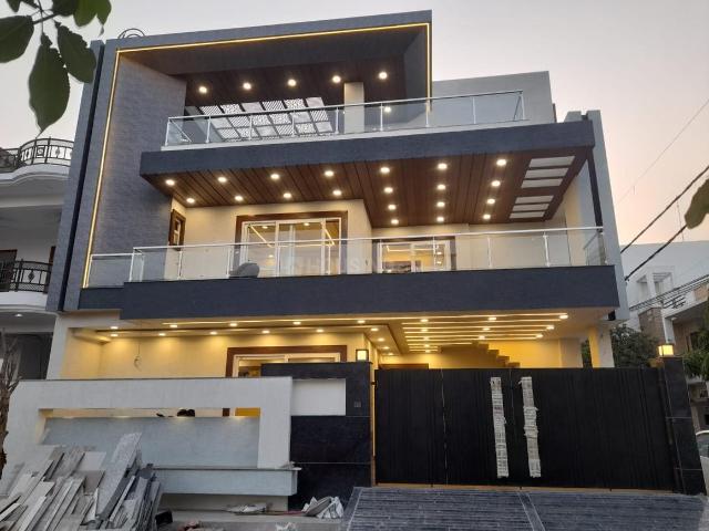 6 BHK Villa in Gomti Nagar for resale Lucknow. The reference number is 17355496