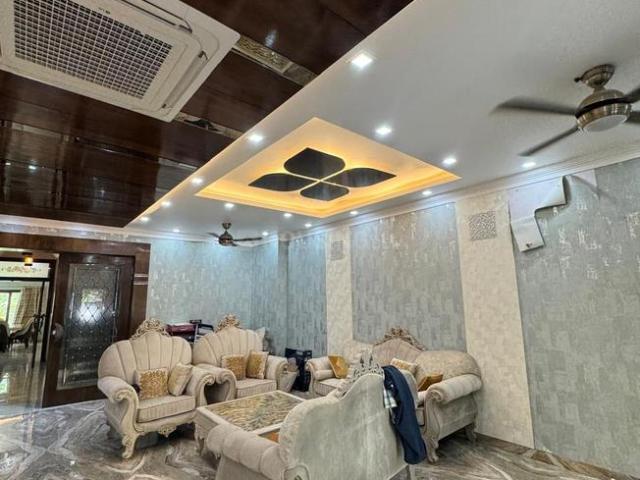 6 BHK Villa in Jaypee Greens for rent Greater Noida. The reference number is 20393713