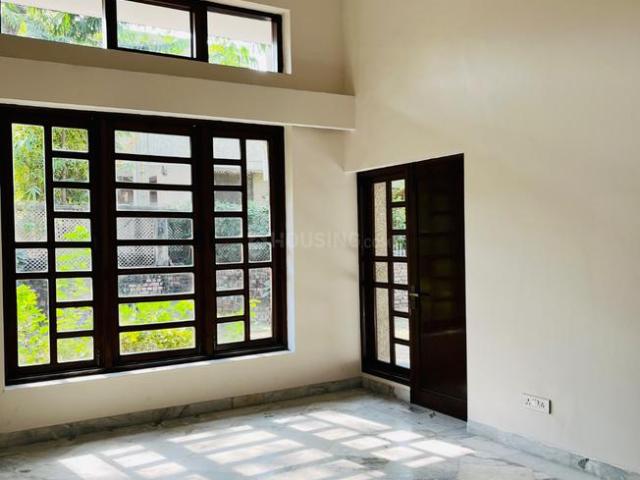 6 BHK Villa in Saket for resale New Delhi. The reference number is 19095188