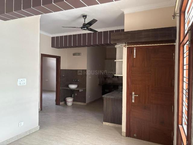 6 BHK Villa in Sector 17 for resale Noida. The reference number is 20378561