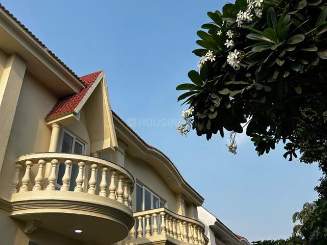 6 BHK Villa in Sector 49 for rent Gurgaon. The reference number is 21162405
