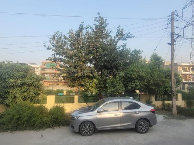 6 BHK Villa in Sector 91 for resale Faridabad. The reference number is 21250139
