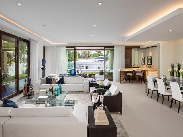 6 BHK Apartment in Andheri West for rent Mumbai. The reference number is 19956002
