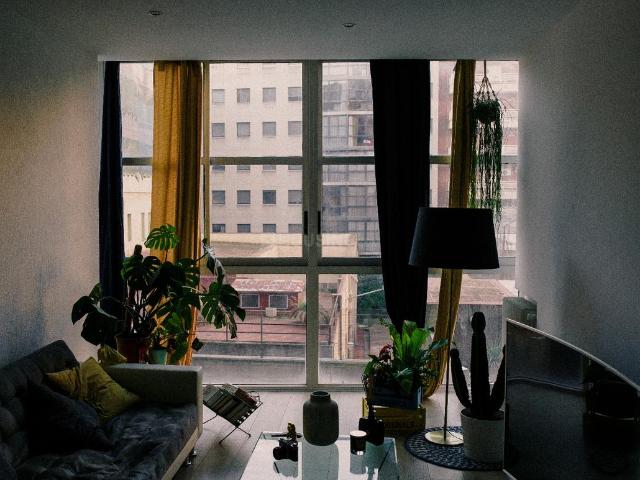 6 BHK Apartment in Khar West for resale Mumbai. The reference number is 19413432