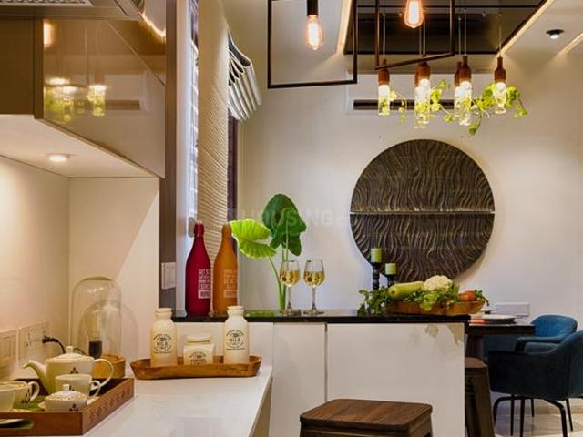 6 BHK Apartment in Khar West for resale Mumbai. The reference number is 19413514
