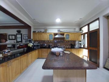 6 BHK Apartment in Sector 50 for resale Noida. The reference number is 20506905