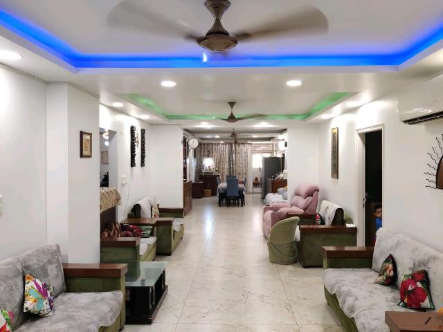 6 BHK Apartment in Vaishali for resale Ghaziabad. The reference number is 14825802