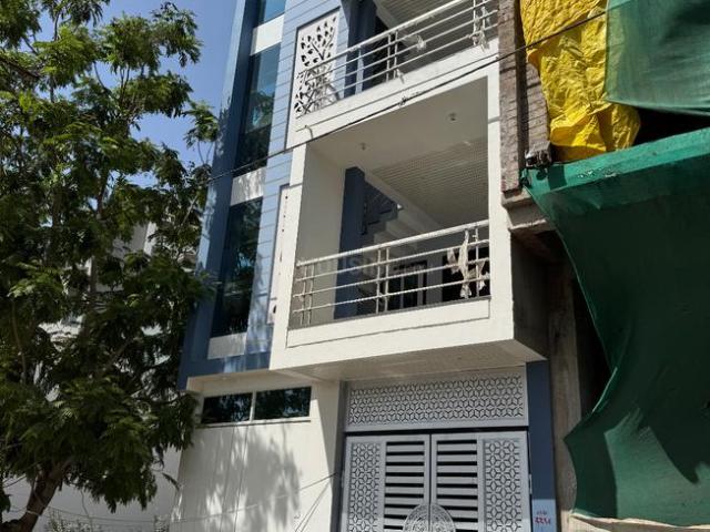 6 BHK Duplex in Scheme No 114 for resale Indore. The reference number is 19747695