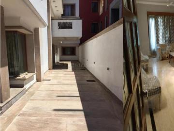 6 BHK Duplex in Sector 50 for rent Noida. The reference number is 20206662