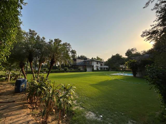6 BHK Farm House in DLF Farms for rent New Delhi. The reference number is 20100471