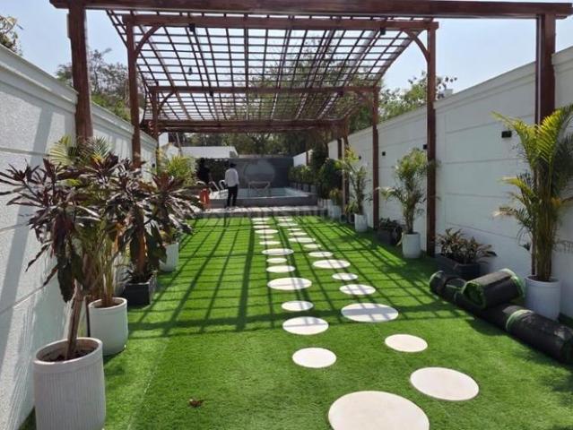 6 BHK Farm House in DLF Farms for resale New Delhi. The reference number is 20498779