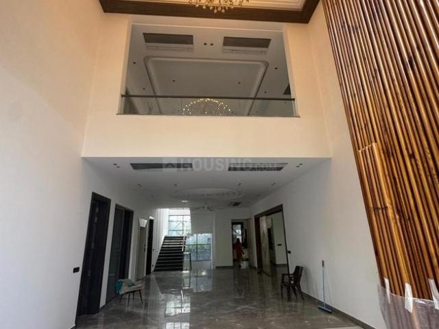 6 BHK Farm House in Vasant Kunj for rent New Delhi. The reference number is 20498432