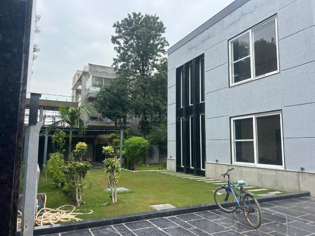 6 BHK Farm House in Vasant Kunj for rent New Delhi. The reference number is 20964981