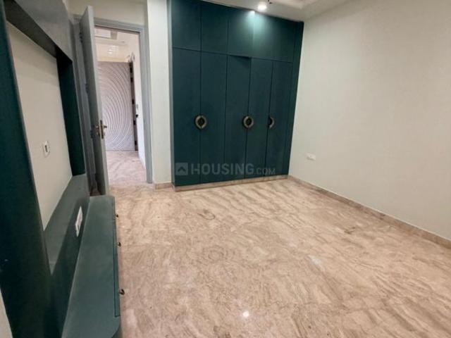 6 BHK Independent Builder Floor in Model Town for resale New Delhi. The reference number is 19390636