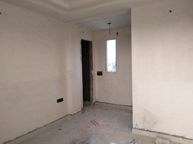 6 BHK Independent Builder Floor in Sector 11 Rohini for resale New Delhi. The reference number is 19068672