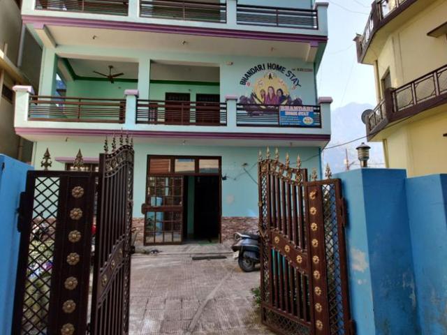 6 BHK Independent House in Tapovan for rent Rishikesh. The reference number is 7094735