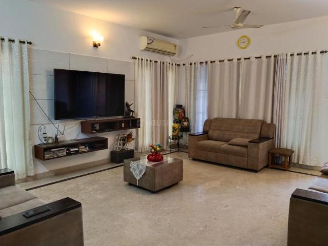 6 BHK Independent House in Uthandi for resale Chennai. The reference number is 21101209