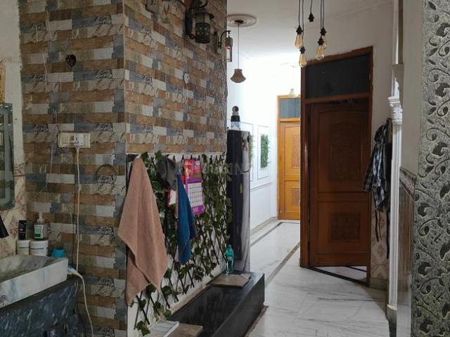 6 BHK Independent House in Uttam Nagar for resale New Delhi. The reference number is 20415736