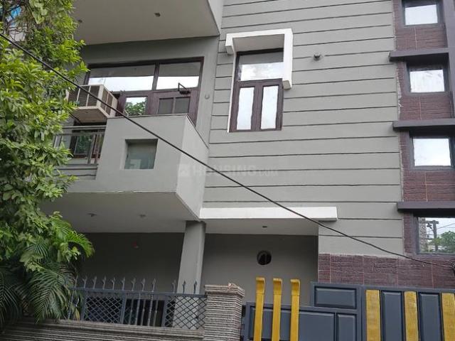 6 BHK Independent House in Vasundhara for resale Ghaziabad. The reference number is 21117581