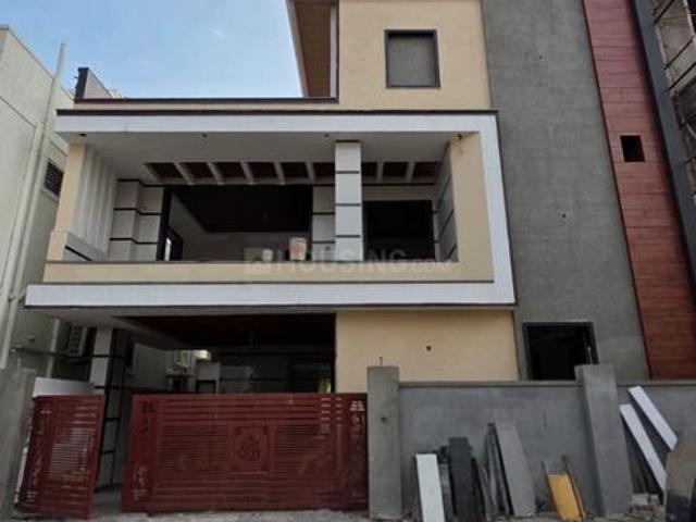 6 BHK Independent House in Alwal for resale Secunderabad. The reference number is 20297672