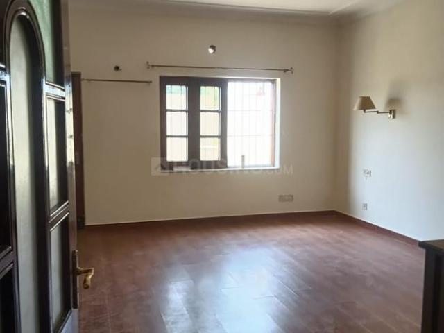 6 BHK Independent House in Barewal Awana for rent Ludhiana. The reference number is 9395196
