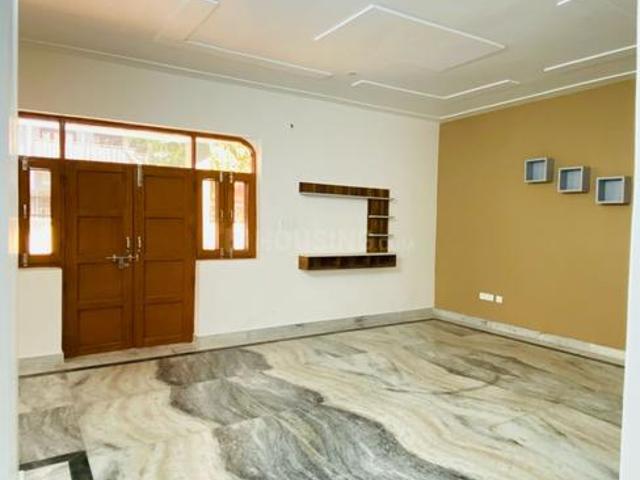 6 BHK Independent House in Beta II for rent Greater Noida. The reference number is 20725472