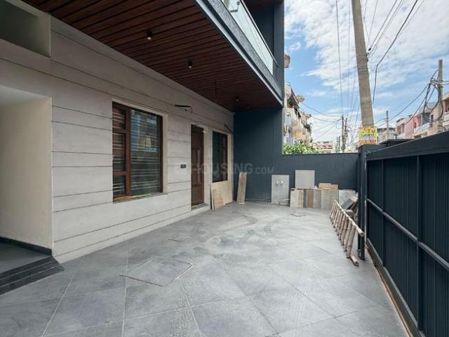 6 BHK Independent House in Dhakoli for resale Zirakpur. The reference number is 21196924
