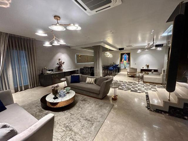 6 BHK Independent House in DLF Phase 1 for resale Gurgaon. The reference number is 18298612