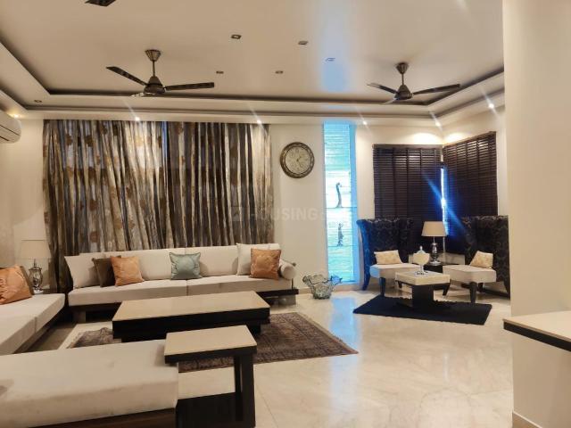 6 BHK Independent House in DLF Phase 2 for resale Gurgaon. The reference number is 18304555