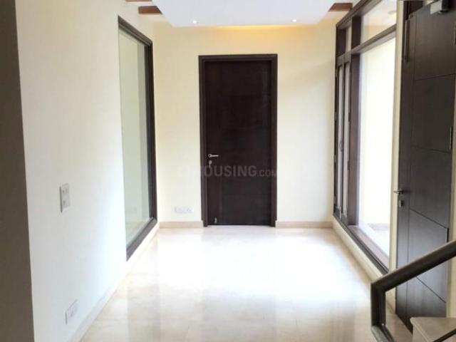6 BHK Independent House in DLF Phase 4 for rent Gurgaon. The reference number is 21052611