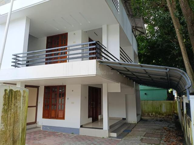 6 BHK Independent House in Elamakkara for resale Kochi. The reference number is 18378405