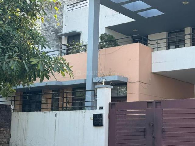 6 BHK Independent House in Gomti Nagar for resale Lucknow. The reference number is 20668393