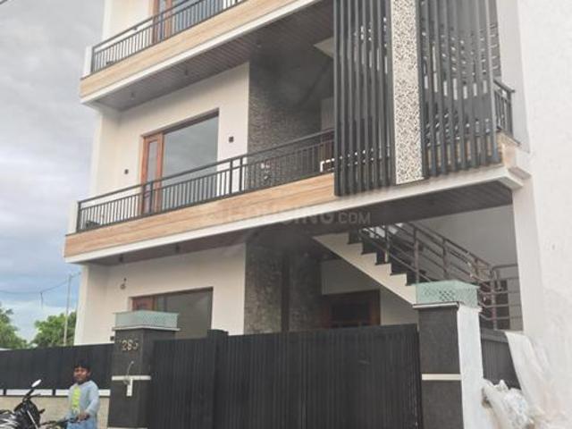 6 BHK Independent House in Gmada Aerocity for resale Mohali. The reference number is 19805163
