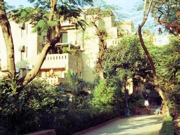 6 BHK Independent House in Hauz Khas for resale New Delhi. The reference number is 20204365