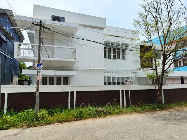 6 BHK Independent House in Kadavanthra for rent Kochi. The reference number is 21235211